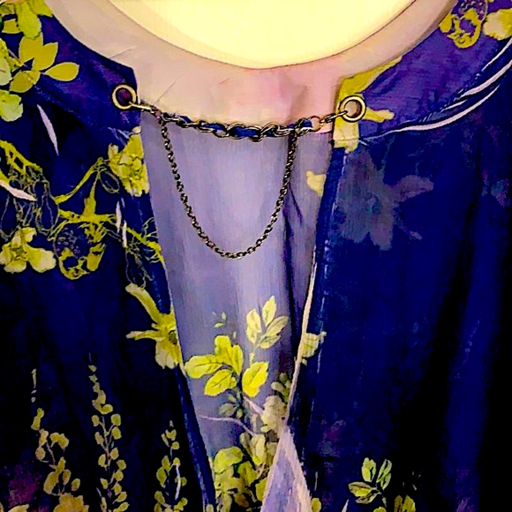 Guess open back blouse - Picture 4 of 4